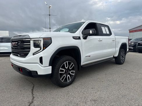 Used 2024 GMC Sierra 1500 AT4 w/ Technology Package AWD/4WD image 2