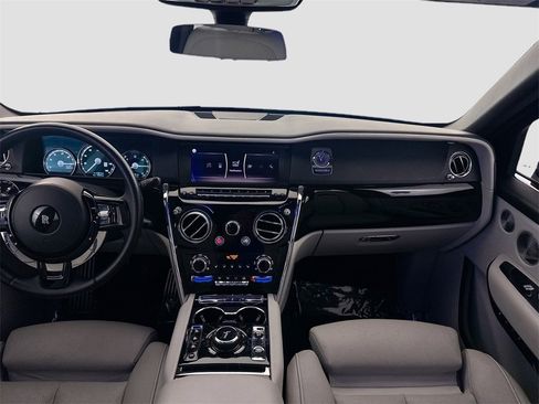 Used 2019 Rolls-Royce Cullinan image 24