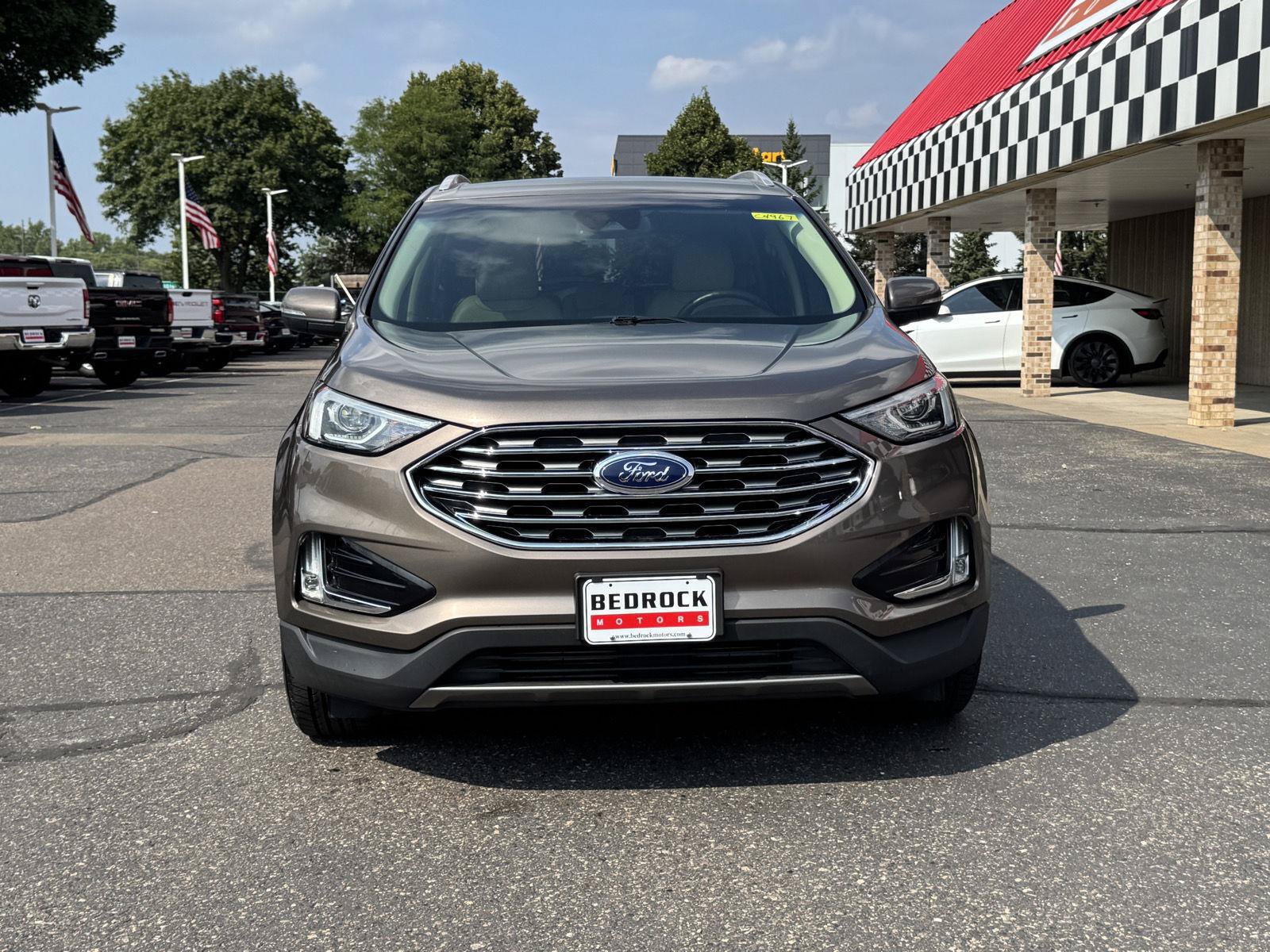 Used 2019 Ford Edge SEL w/ Equipment Group 201A FWD image 2