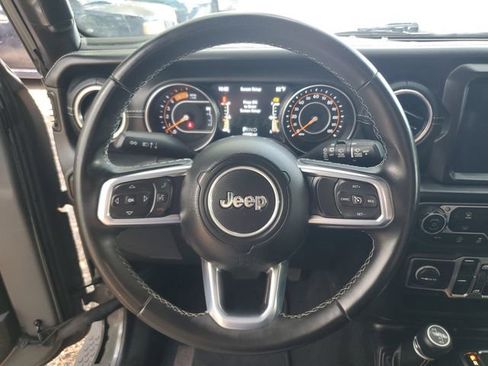 Used 2020 Jeep Wrangler Unlimited Sahara AWD/4WD image 19