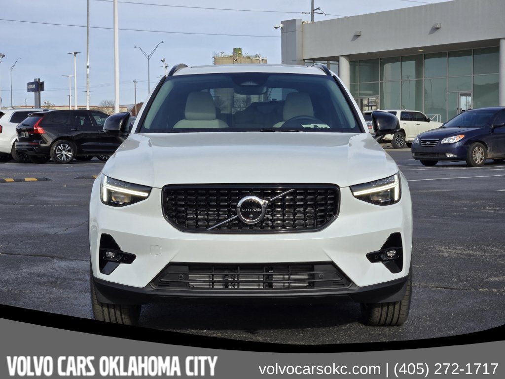 Used 2026 Volvo XC40 B5 Plus w/ Protection Package Premier AWD/4WD image 2