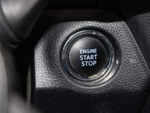Used 2021 Toyota RAV4 XLE AWD/4WD image 34