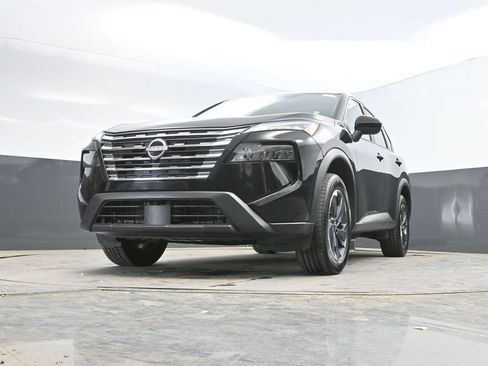 Used 2024 Nissan Rogue SV FWD image 34