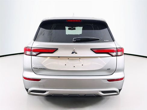 Used 2023 Mitsubishi Outlander SE AWD/4WD image 10