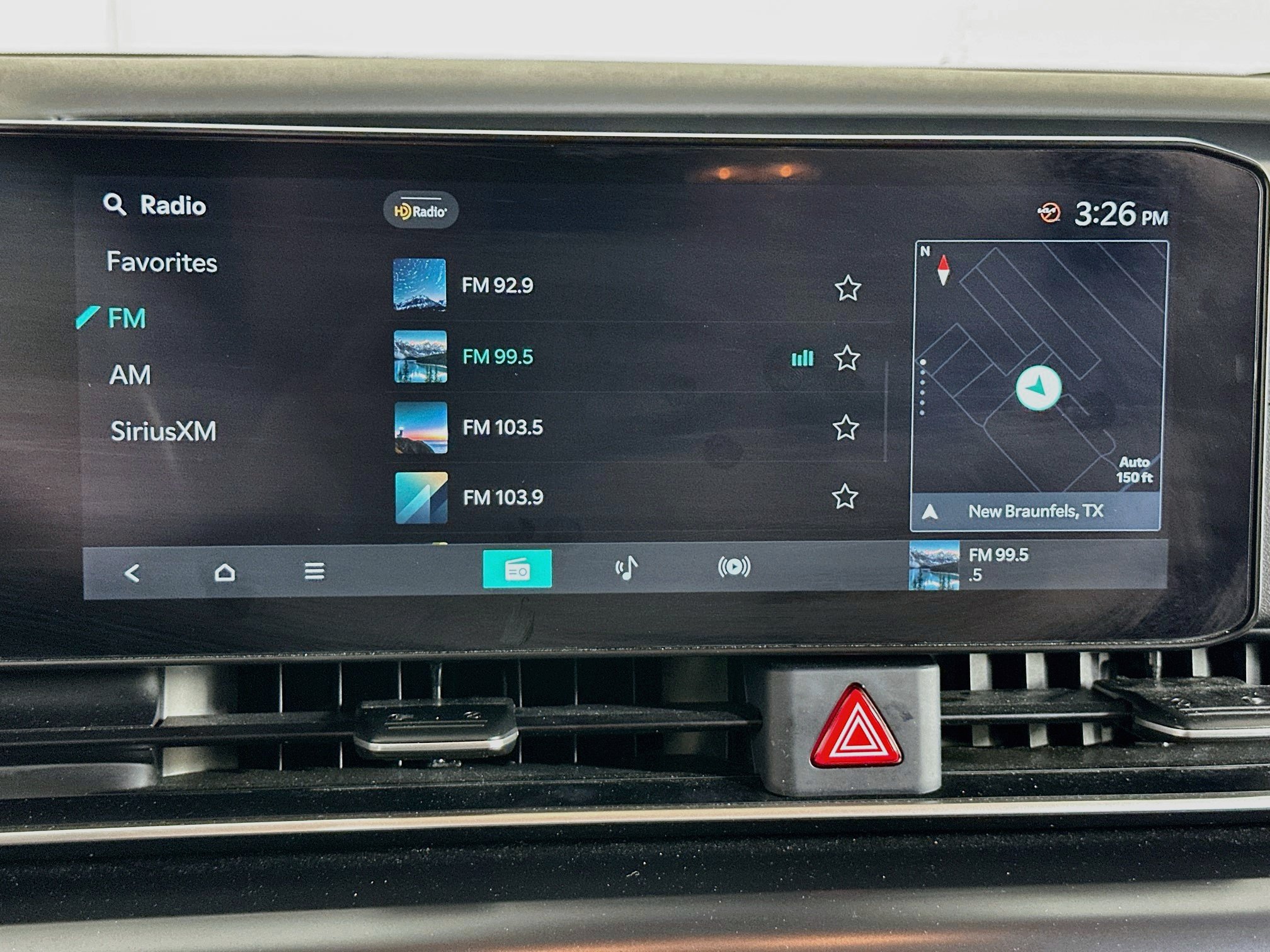 Used 2025 Kia Carnival FWD image 21