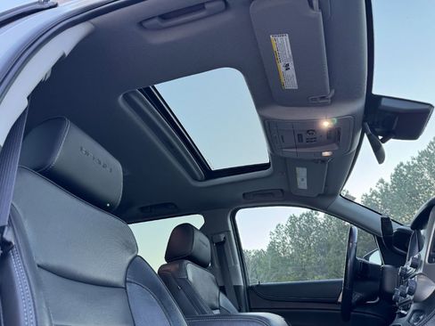 Used 2020 GMC Yukon Denali w/ Denali Premium Package image 21