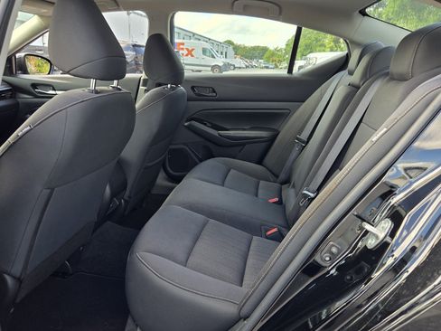 Used 2023 Nissan Altima 2.5 SV FWD image 10