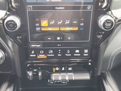 Used 2024 RAM 1500 Limited AWD/4WD image 19