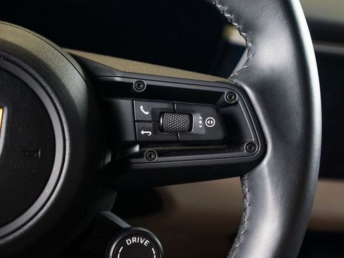 Used 2025 Porsche Macan Electric image 34