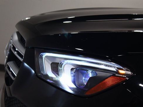 Used 2021 Mercedes-Benz GLE 350 4MATIC w/ Premium Package image 16