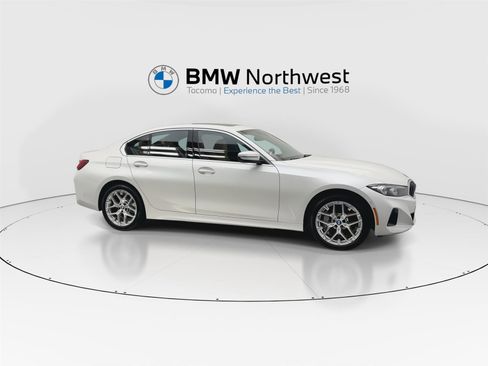 New 2026 BMW 330i xDrive Sedan w/ Convenience Package image 5