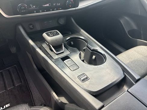 Used 2026 Nissan Rogue SV FWD image 14