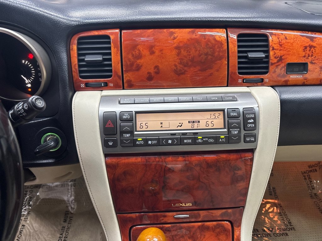 Used 2007 Lexus SC 430 Convertible w/ Preferred Accessory Pkg RWD image 30