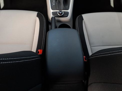 Certified 2025 Hyundai Venue SEL FWD image 18