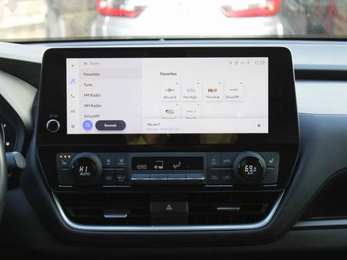 Used 2024 Toyota Grand Highlander XLE image 21