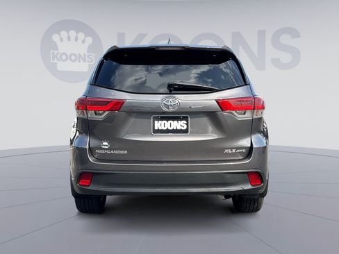 Used 2019 Toyota Highlander XLE AWD/4WD image 5