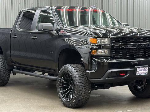 Used 2021 Chevrolet Silverado 1500 Custom Trail Boss w/ Midnight Edition AWD/4WD image 7