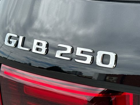 Certified 2026 Mercedes-Benz GLB 250 4MATIC image 39