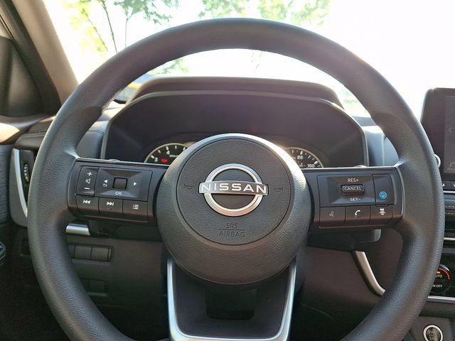 Used 2023 Nissan Rogue SV AWD/4WD image 19