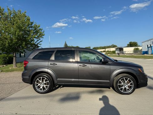 Used 2014 Dodge Journey R/T w/ Flexible Seating Group image 2