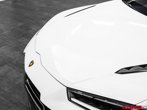 Used 2023 Lamborghini Urus Performante AWD/4WD image 9