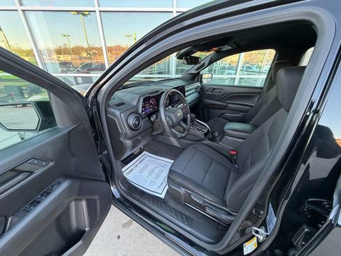 Used 2024 Chevrolet Colorado Trail Boss w/ Advanced Trailering Package image 10