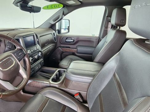 Used 2023 GMC Sierra 3500 Denali w/ Denali Ultimate Package AWD/4WD image 16