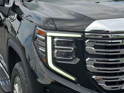 Used 2022 GMC Sierra 1500 Denali AWD/4WD image 9