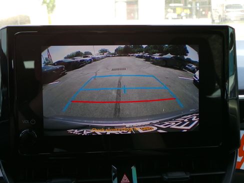 Used 2025 Toyota Corolla LE FWD image 11