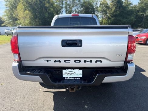 Used 2017 Toyota Tacoma TRD Sport w/ Tow Package (A/T) AWD/4WD image 6