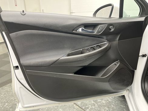 Used 2017 Chevrolet Cruze LT w/ Convenience Package image 6