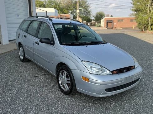 Used 2001 Ford Focus SE FWD image 9