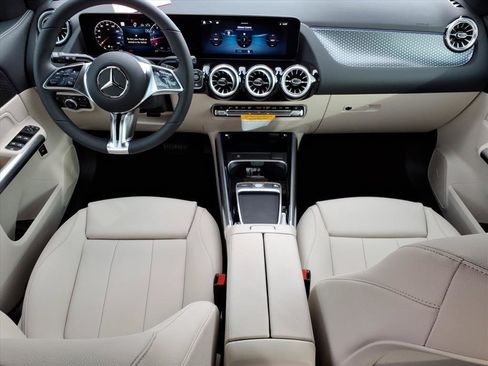 New 2026 Mercedes-Benz GLA 250 image 9