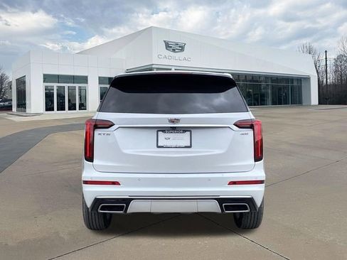 Certified 2025 Cadillac XT6 Premium Luxury FWD image 5