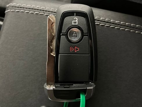 New 2025 Ford Bronco Base image 32