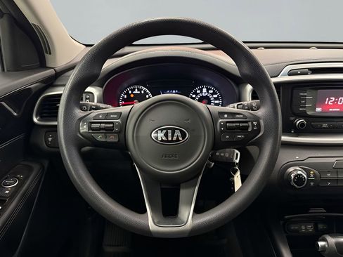 Used 2016 Kia Sorento LX image 15