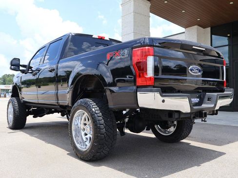 Used 2019 Ford F250 Lariat w/ Lariat Ultimate Package AWD/4WD image 3