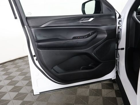 Used 2024 Jeep Grand Cherokee Altitude image 22