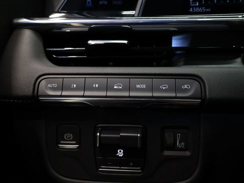 Used 2023 Cadillac Escalade Sport w/ LPO, ONYX Package AWD/4WD image 31