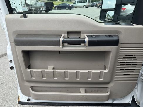 Used 2009 Ford F550 4x4 Regular Cab Super Duty image 20