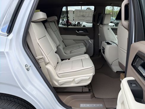 New 2026 GMC Yukon Denali w/ Denali Reserve Package image 19