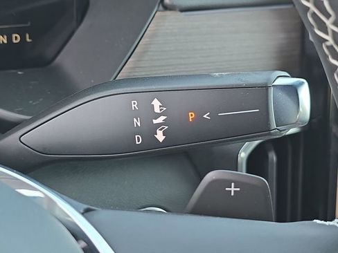 Used 2025 GMC Acadia Denali w/ Super Cruise Package image 16