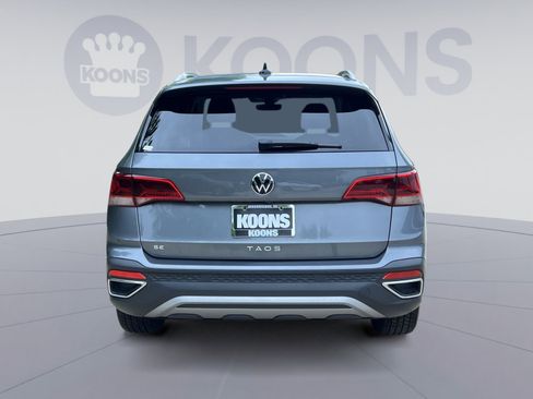 Used 2024 Volkswagen Taos SE w/ Panoramic Sunroof Package FWD image 15