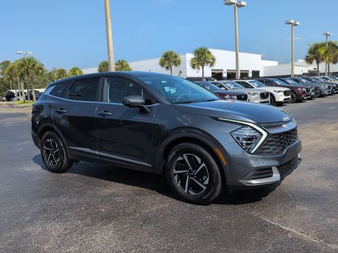 Used 2025 Kia Sportage LX FWD image 2