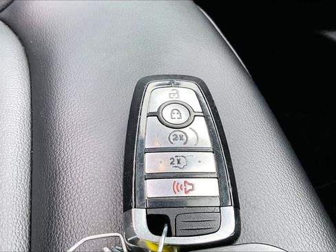 Used 2022 Ford Edge SEL w/ Convenience Package AWD/4WD image 15