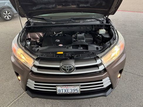 Used 2019 Toyota Highlander XLE image 33