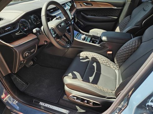 New 2026 Jeep Grand Cherokee Summit AWD/4WD image 13