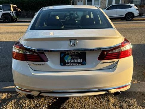 Used 2017 Honda Accord Sport image 5