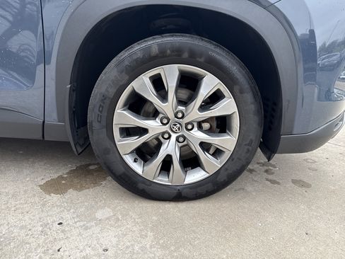 Used 2024 Toyota Grand Highlander Limited image 35