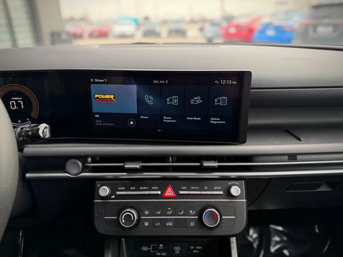 Used 2025 Hyundai Tucson SE image 13